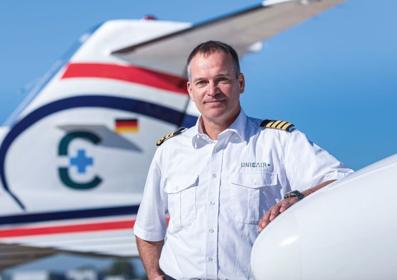 Pilot für Krankentransporte mit dem Ambulanzjet